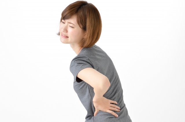 50代女性の慢性腰痛|更年期で腰が重い・長引く理由と整え方【枚方・大黒整骨院】